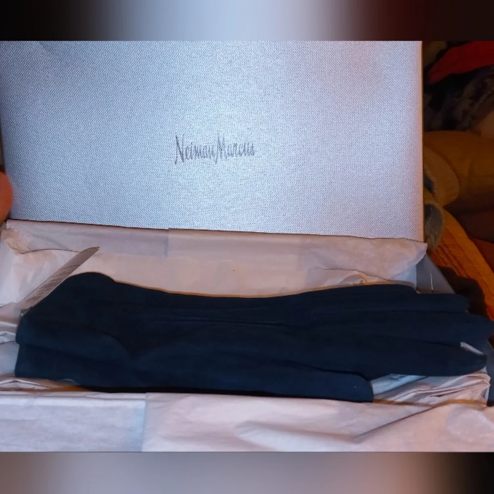 NEIMAN MARCUS | Deep Green Cashmere Gloves